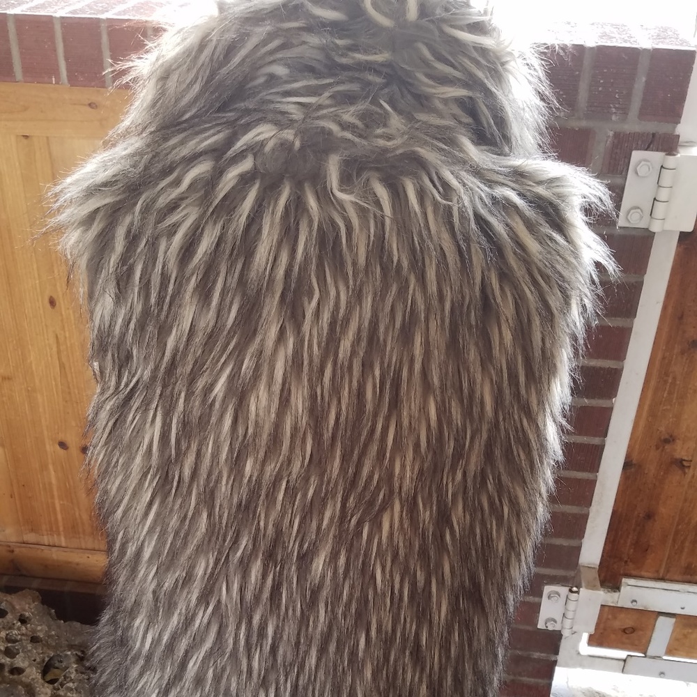 Steve Madden faux fur vest - Picture 3 of 3